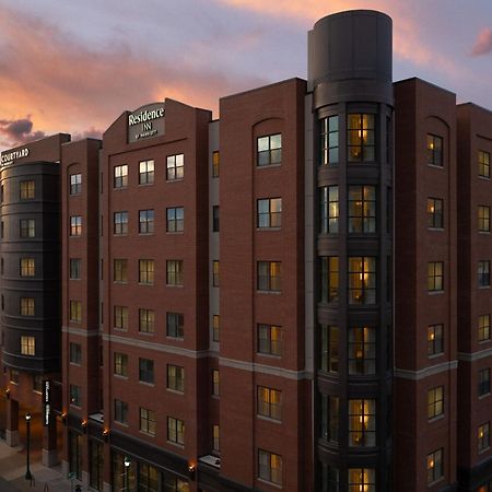Отель Courtyard By Marriott Syracuse Downtown At Armory Square Экстерьер фото