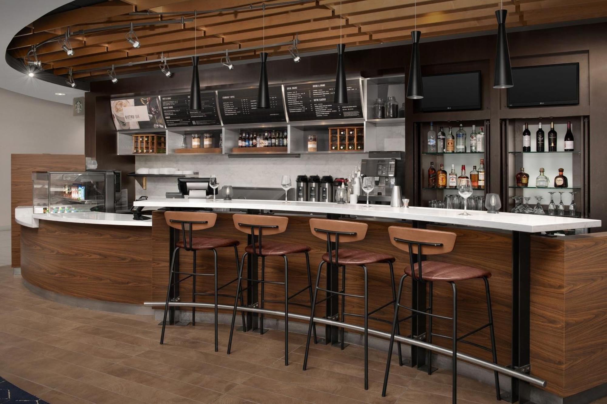 Отель Courtyard By Marriott Syracuse Downtown At Armory Square Экстерьер фото