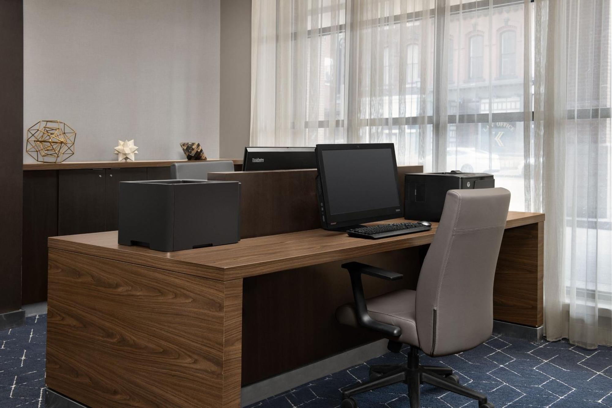 Отель Courtyard By Marriott Syracuse Downtown At Armory Square Экстерьер фото