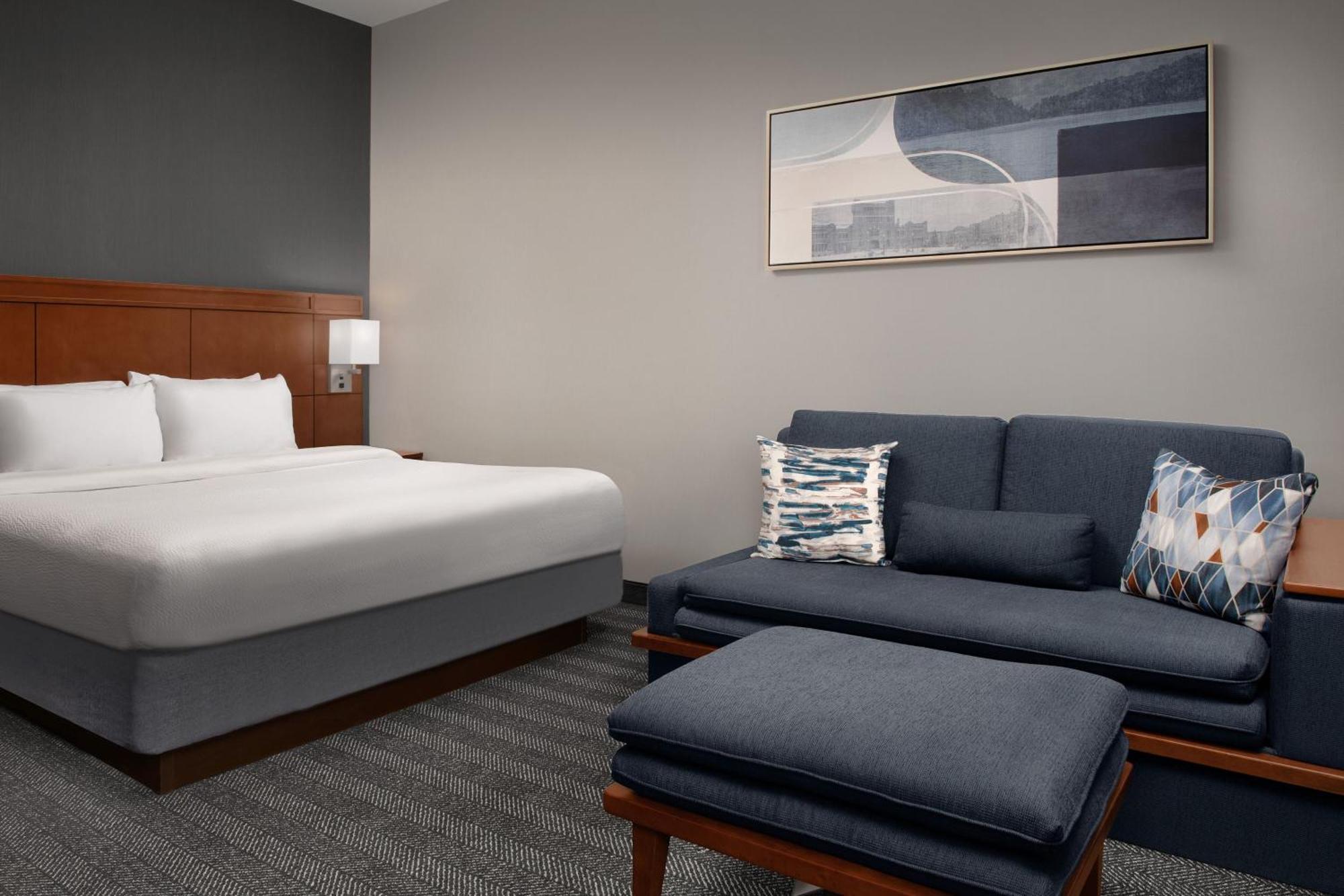 Отель Courtyard By Marriott Syracuse Downtown At Armory Square Экстерьер фото