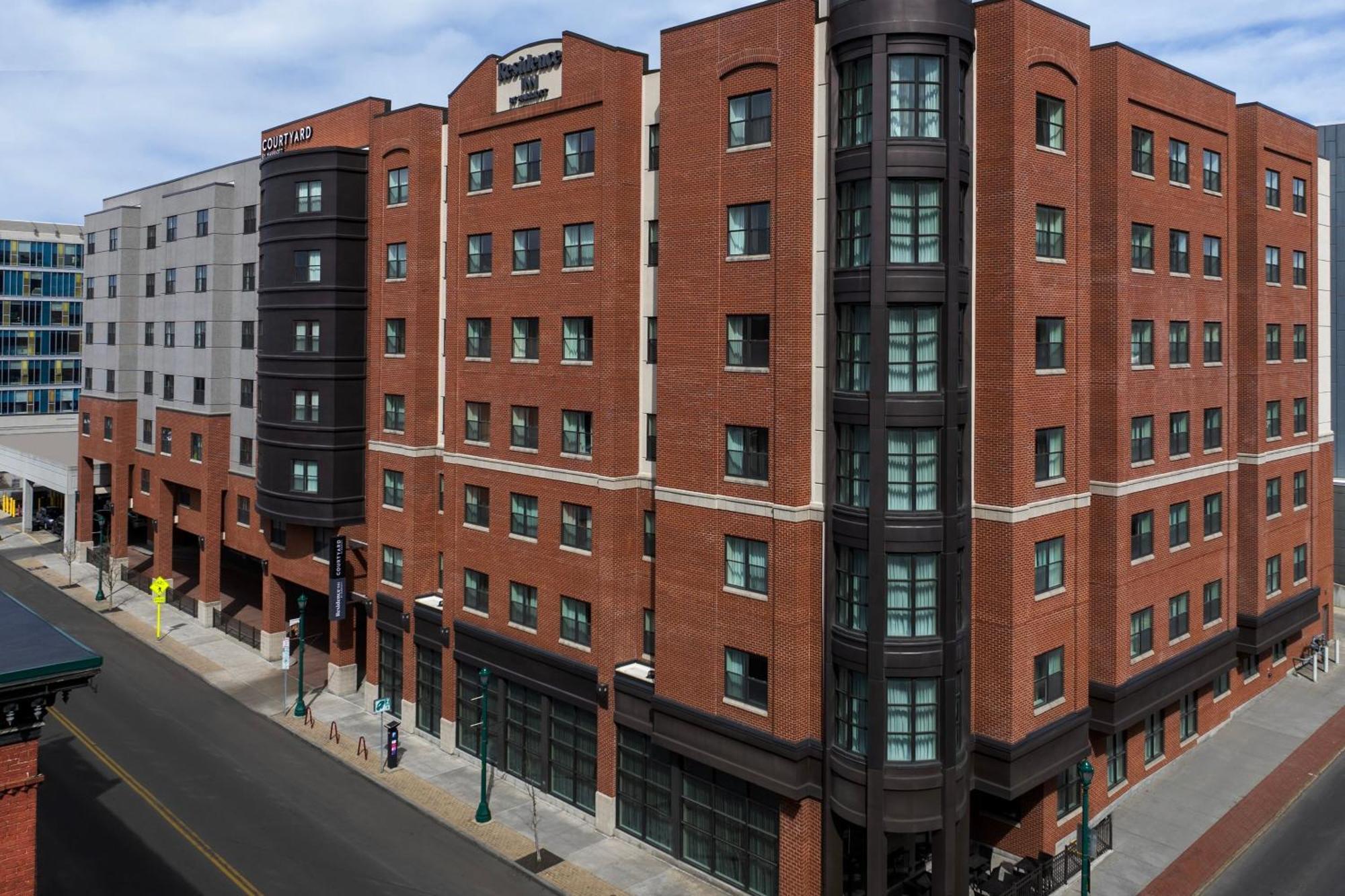 Отель Courtyard By Marriott Syracuse Downtown At Armory Square Экстерьер фото