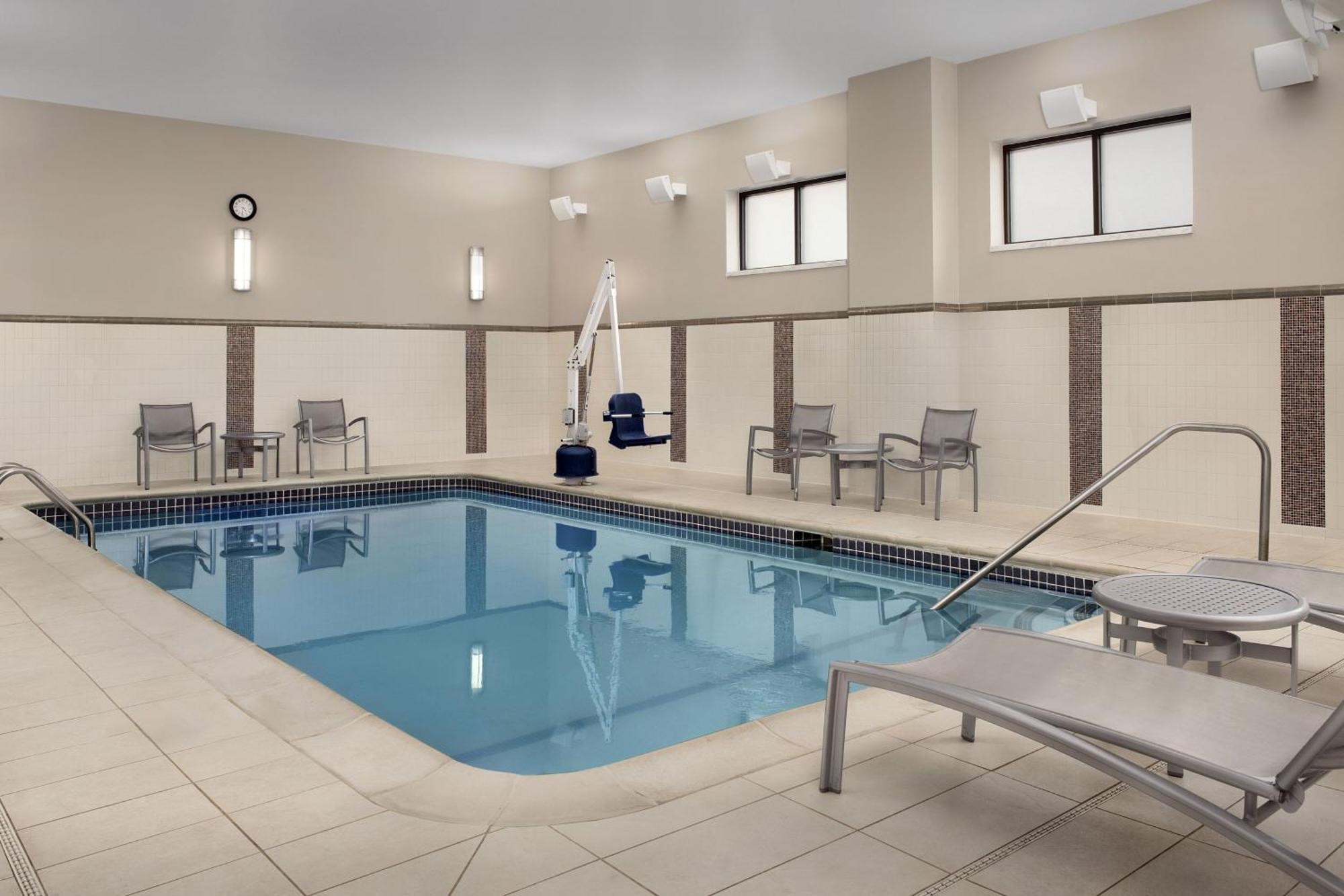 Отель Courtyard By Marriott Syracuse Downtown At Armory Square Экстерьер фото