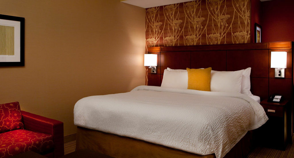 Отель Courtyard By Marriott Syracuse Downtown At Armory Square Экстерьер фото